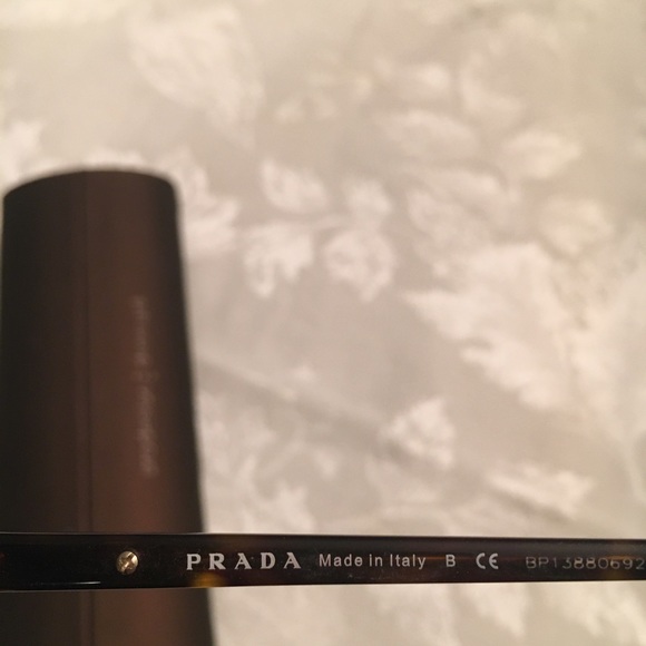 Prada eye glass frames. Gently used, no scratches or defect - Picture 5 of 5